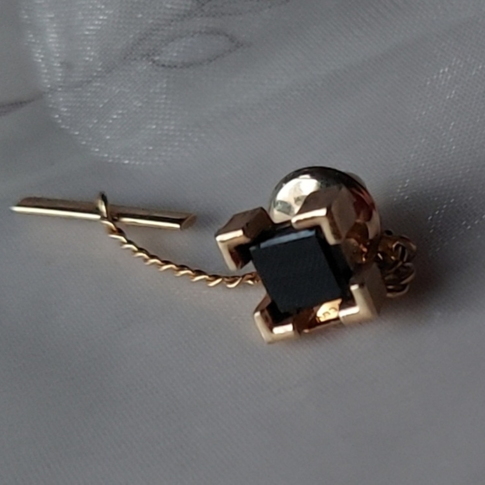 Vintage Sarah Coventry Black Crystal Tie Pin with Chain Men Jewelry Stamped